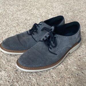 ColecHasn gray suede oxfords